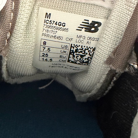 New Balance Toddler Boy 574 Lace up. Grey/white. Size 8. Great condition - Picture 8 of 8